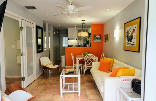 Truman Annex Condo | Old Town 2 Bicycles, Grill, WiFi, 1st Floor, Pool! Rent 30 days get 20% discount