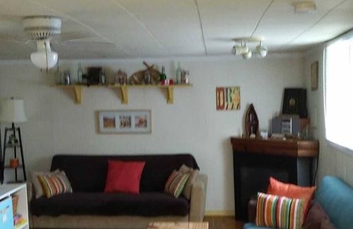 Chemainus House | Old Town Charmer In-Law Suite Walking Distance To Beach and Ammenities