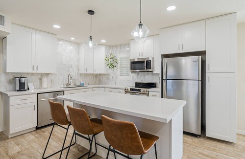Papago Parkway House | Old Town Retreat Luxe Pool & Outdoor Space for Relaxing Getaways