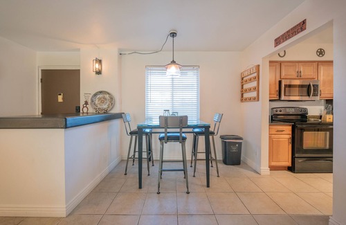 South Scottsdale Condo | Old Town Scottsdale Condo with Pool - Everything you need in walking distance!