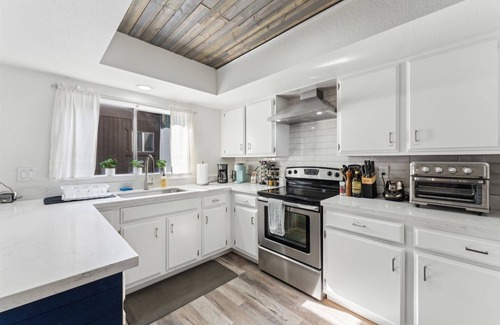 South Scottsdale House | Old Town, Sun Devils, Tempe, Papago, Zoo, Cubs, Giants, WM Open, and more!
