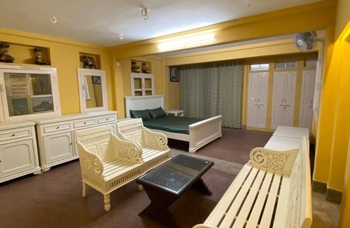 Pink City House | Old Traditional heritage house with Royal feel located in main pink city
