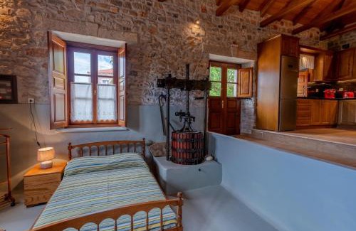 Fokiano House | Old Winery Stonehouse