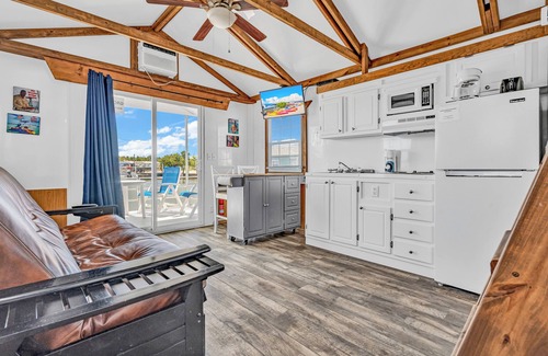 Punta Brisa Cottage | Old Wooden Bridge Resort and Marina