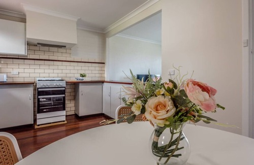 Rangeway House | Older Cottage Style 3BR in Rangeway