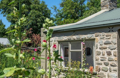 Clyde Cottage | Oldest stone cottage in clyde