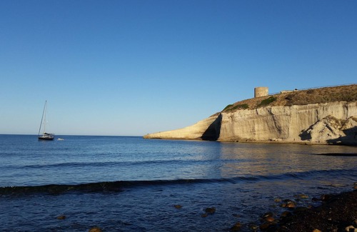 Santa Caterina Apartment | Oleander House - Three-room apartment 10 minutes from the sea