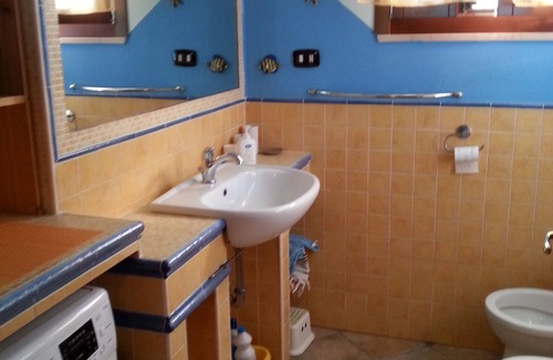 Latina Lido House | OLEANDER COTTAGE - ONE HUNDRED STEPS FROM THE BEACH