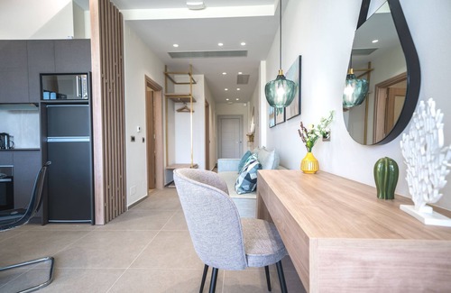 Heraklion Apartment | Oleas Suite Earth & Private Pool