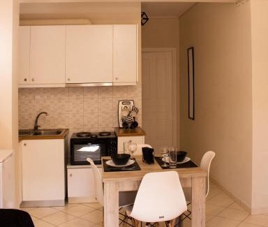 Anatolikos Sinikismos Apartment | Olga & Dimitris