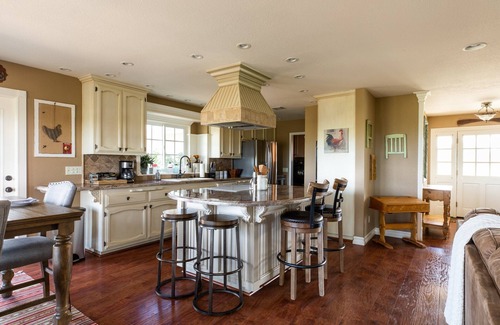 Paso Robles House | Olive Ranch by AvantStay | Enjoy Sunsets over the Valley | 4.5 Acre Ranch Home