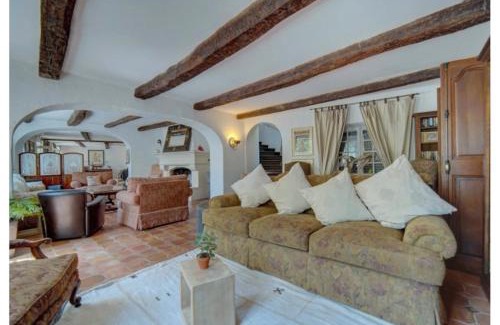 Grasse Villa | Olive tree garden villa with heated swimming pool and jacuzzi