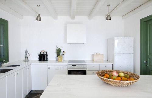 Batsi Villa | Olive Tree House -Comfortable living, breathtaking sea views, bbq and garden