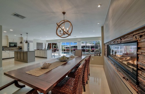 Isles of Capri House | Oliver's Oasis Naples - Luxury Accommodation with Two KING BED Master Suites!