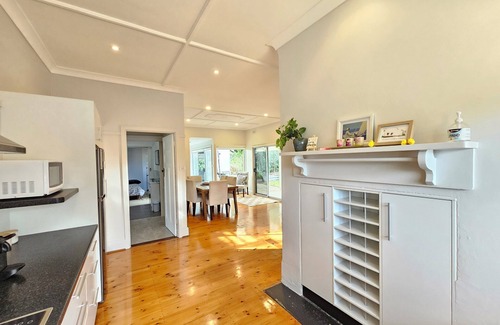 Waterhouse House | Olives By The Sea - Relax and Rejuvenate