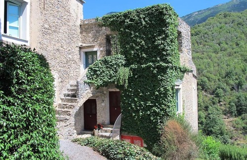Colletta House | Oliveto medieval setting