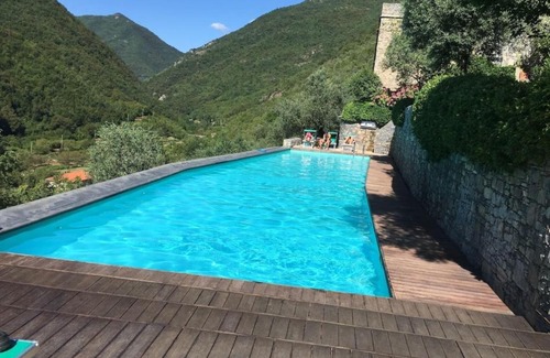 Colletta House | Oliveto medieval setting