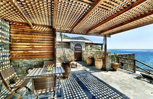 Plaka Cottage | OLOUS: Spacy 1 Studio Plaka Beach Cottage