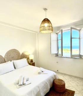 Aspra House | Oltremare Suite N37 Villa fronte mare con spa privata giardino vista panoramica e wifi gratuito
