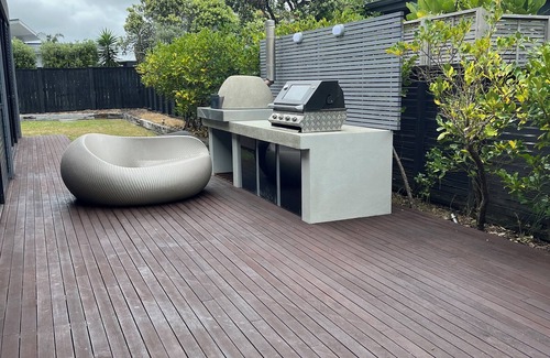 Omaha House | OMAHA BEACH- Relax and Retreat