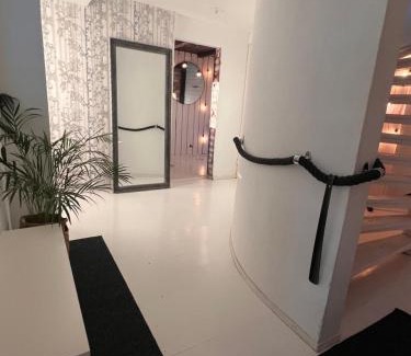 Hameenlinna Apartment | Omakotitalo rauhallisella sijainnilla lähellä keskustaa Maksuton pysäköinti ja puusauna