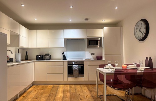 Wood Green Apartment | Omega Terrace, Modern Interior In Alexandra Palace