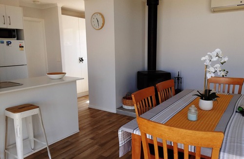Omeo House | Omeo Mountain Views. Peace and Tranquillity