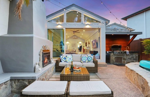 Middletown House | OMG! A BLUE LAGOON IN THE ♥ OF THE CITY? POOL, GAME ROOM, VIEWS, LUXURY