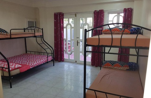 Samal House | OMG Guesthouse room for 7