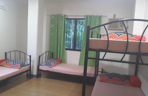 Samal House | OMG Guesthouse Room for 6