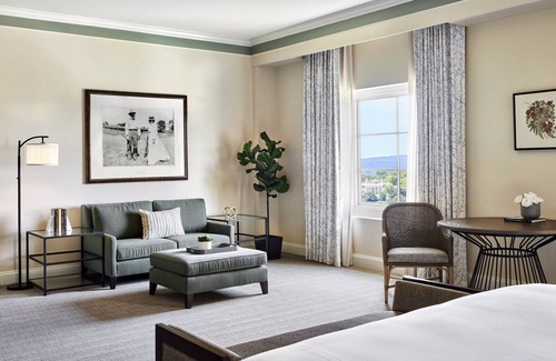 Cabin Ridge Estates Resort | Omni Barton Creek Resort & Spa Austin