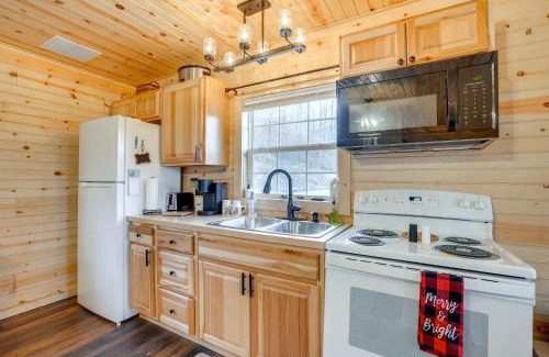 Zanesville House | On 40 Acres Charming Cabin in Zanesville!