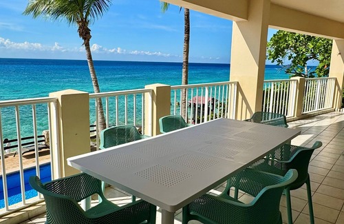 Zona Hotelera Norte Condo | On a White Sandy Beach, Beautiful artwork throughout the inside Condo#101