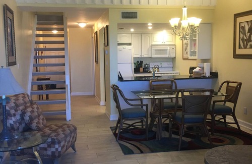 Captiva Condo | ON beach top two floors two kings one queen two sleeper sofa south seas resort
