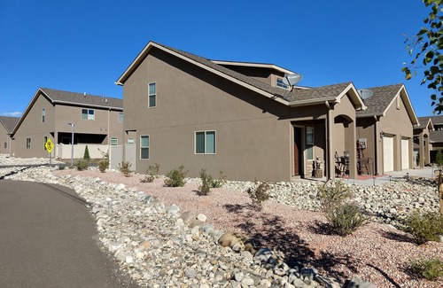 Poncha Springs House | On Bike Path, Walk to Coffee/Brewery, Room For Your Family, BBQ Grill on Porch