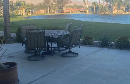Desert Hot Springs House | On Golf Course 2-bedroom house with WiFi, AC in Desert Hot Springs