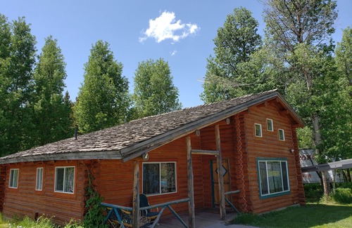Island Park Cabin | On Henry's Lake in Island Park Idaho only 15 minutes from Yellowstone