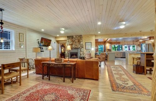 East Jordan House | On Lake Charlevoix | Fire-pit | Private Dock | Secluded Getaway/dog friendly