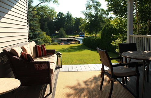 Lake Leelanau House | On Lake Leelanau! On Waterfront, OPEN for 1st Toast the Season Wines & HOLIDAYS