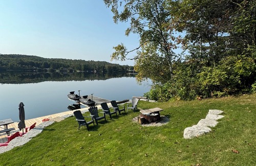 Dorset Cottage | On Lake of Bays! Walking distance to the Dorset look out tower and town.