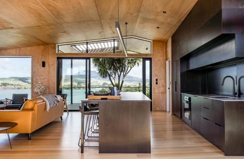 Raglan House | On Point House