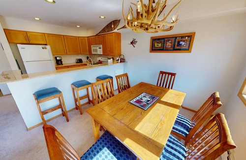 Mountain House Condo | On River Trail, Deck. Walk/Shuttle to Shops, Dining, Events. 2 Hot Tubs