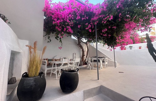 Messaria House | On Santorini, in the center of the island at Messaria a typical Cycladic house