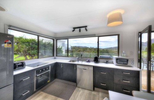 Coles Bay House | On the Beach 1