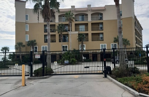 Henderson Point Condo | On the beach! Gated condo 2BR with a spectacular ocean view.