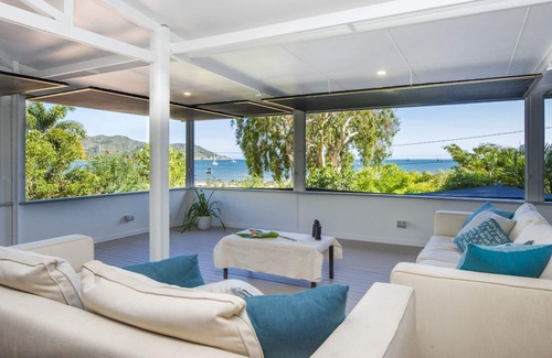 Horseshoe Bay House | On the Beach, Horseshoe Bay
