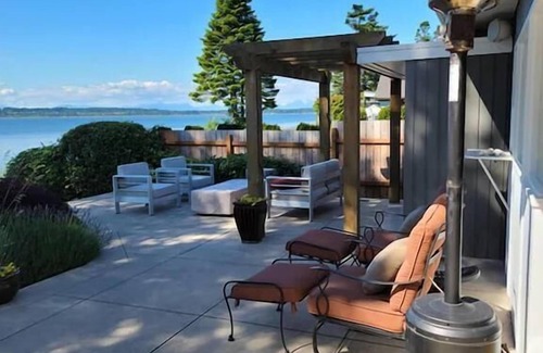 Birch Bay House | On the beach! Oceanfront luxury - Incredible Views and Private Beach Access