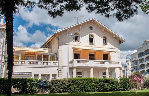 Pontaillac Apartment | On the beach of Pontaillac charming duplex 62 m², swimming pool access.
