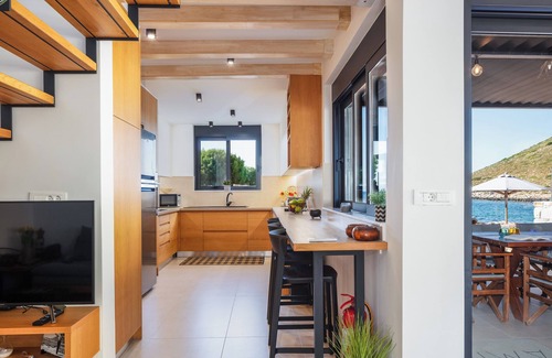 Stavros Villa | On the beach, walking distance to restaurants & amenities