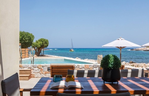 Stavros Villa | On the beach, walking distance to restaurants & amenities